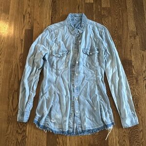 Blank NYC Woman’s Blue Denim Button Down Size Small